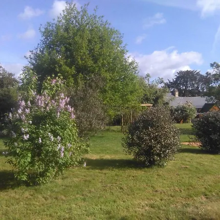 Les Logis De Ste Croix Bed & Breakfast